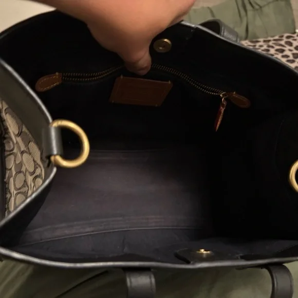 Coach Field Tote - Picture 10 of 13